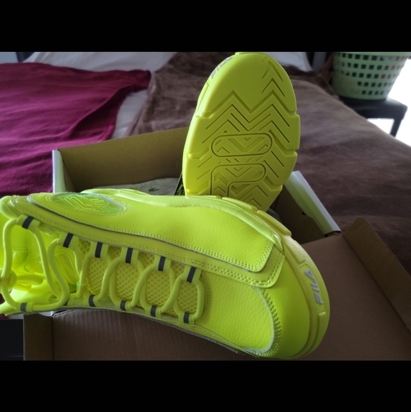 Sneakers - Picture 5 of 6